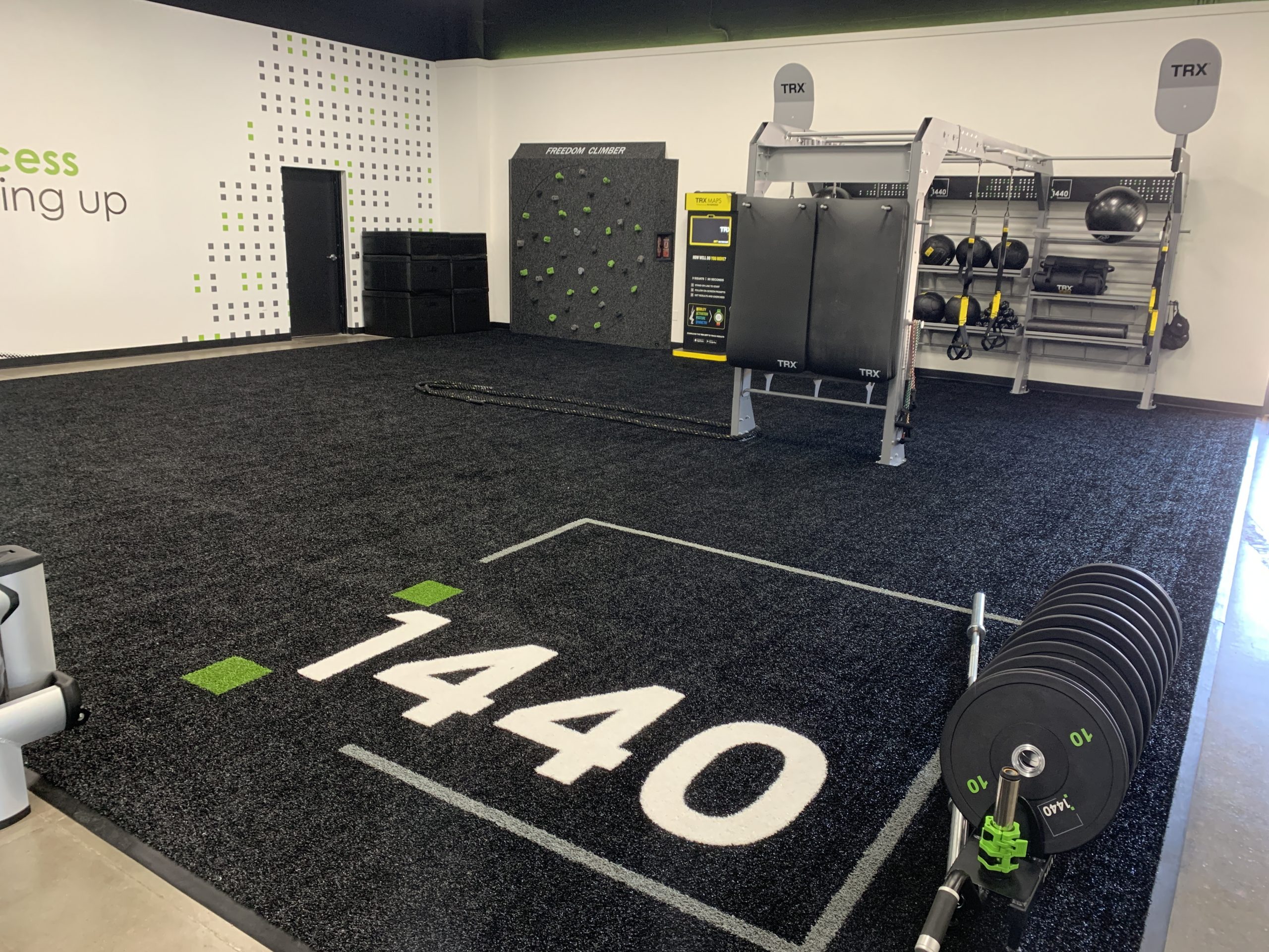 Turf Area - Fitness 1440 Richland, MS